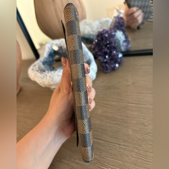 Louis Vuitton Damier Canvas Wallet - Picture 4 of 16